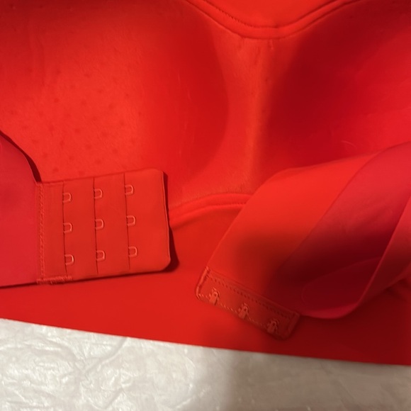 Brooks - Picture 5 of 6